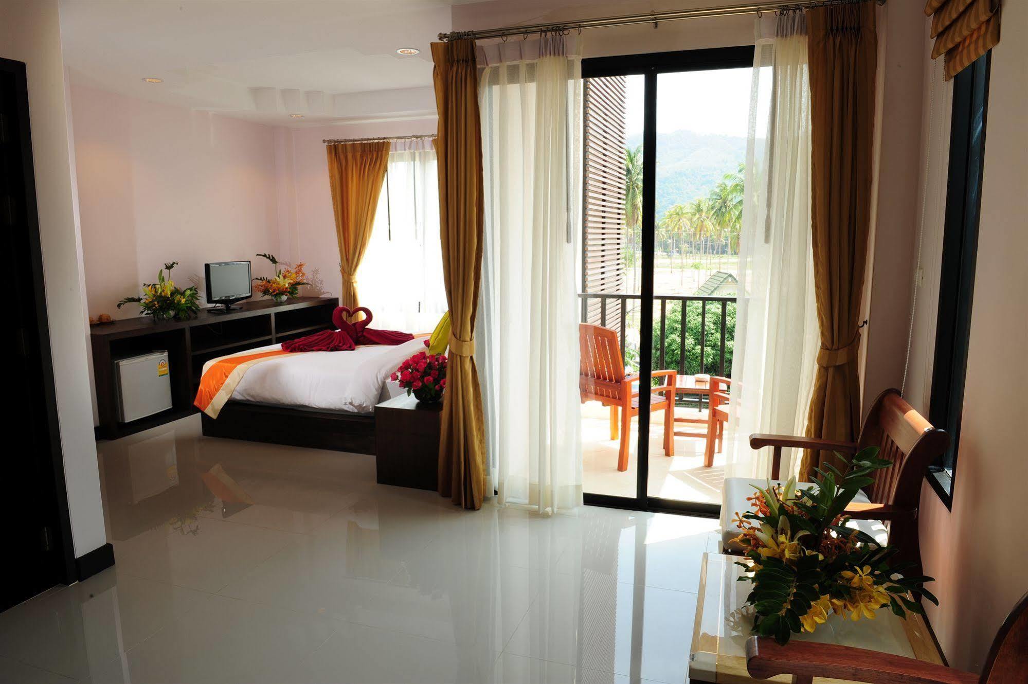 Ice Kamala Beach Hotel Exterior foto